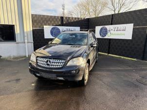 Gebruikte Stuurhuis Bekrachtigd Mercedes ML II (164/4JG) 3.0 ML-320 CDI 4-Matic V6 24V Prijs € 499,99 Margeregeling aangeboden door A-team Automotive