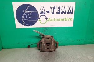 Begagnade Främre bromsok, vänster Audi A4 Avant (B8) 1.8 TFSI 16V Pris € 39,99 Marginaltabell erbjuds av A-team Automotive