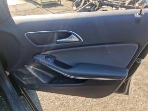 Begagnade List, framdörr, 4-dörrars, höger Mercedes GLA (156.9) 1.6 180 16V Pris € 99,99 Marginaltabell erbjuds av A-Team Automotive