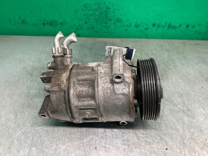 Pomp Airco van een Opel Insignia 2.8 V6 Turbo 24V 4x4 Ecotec 2010