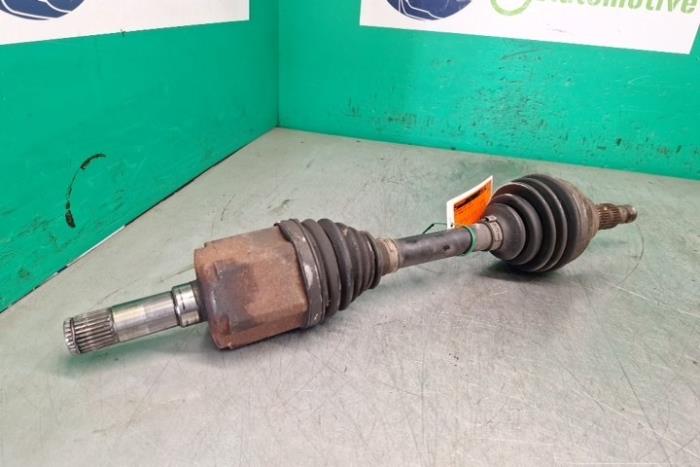 Aandrijfas links-voor van een Opel Insignia 2.8 V6 Turbo 24V 4x4 Ecotec 2010