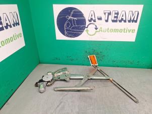 Gebruikte Ruitmechaniek 4Deurs links-voor Nissan Pixo (D31S) 1.0 12V Prijs € 24,99 Margeregeling aangeboden door A-team Automotive