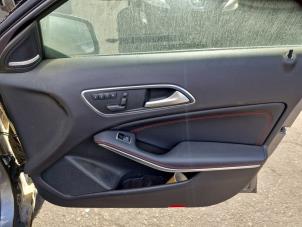 Begagnade List, framdörr, 4-dörrars, höger Mercedes GLA AMG (156.9) 2.0 45 AMG Turbo 16V Pris € 99,99 Marginaltabell erbjuds av A-Team Automotive