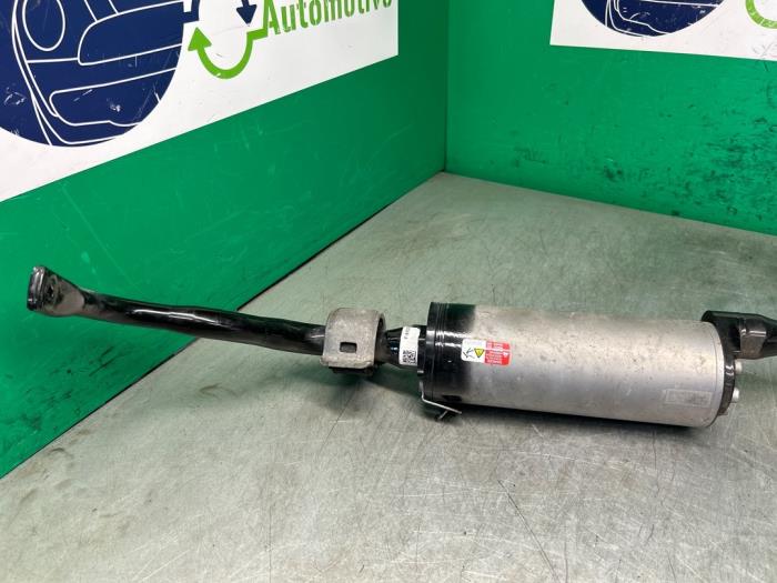 Stabilisatorstang achter van een Lamborghini Urus 4.0 V8 2022