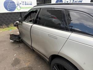 Używane Drzwi lewe tylne wersja 4-drzwiowa Landrover Velar Cena € 749,99 Procedura marży oferowane przez A-team Automotive