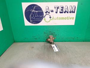 Używane Pompa wysokiego cisnienia Skoda Fabia II Combi Cena € 99,99 Procedura marży oferowane przez A-team Automotive