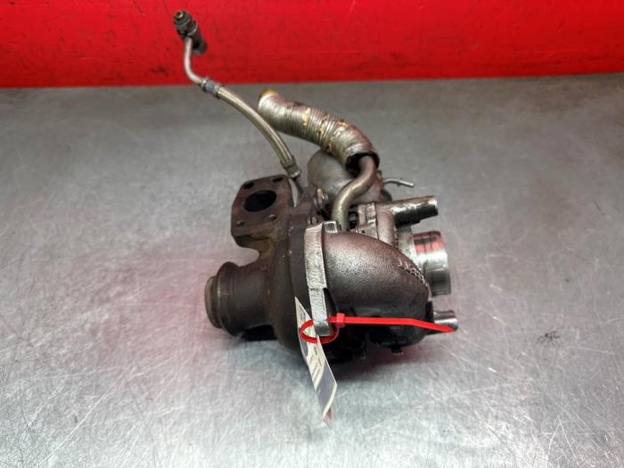 Turbo van een Volvo V50 (MW) 1.6 D2 16V 2011