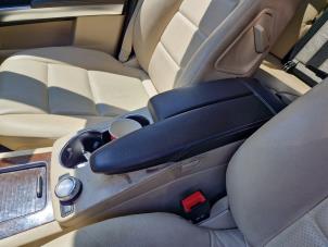 Używane Podlokietnik Mercedes GLK (204.7/9) 3.5 350 V6 24V 4-Matic Cena € 199,99 Procedura marży oferowane przez A-Team Automotive