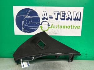 Begagnade Stripe, höger bak Lamborghini Urus 4.0 V8 Pris € 349,99 Marginaltabell erbjuds av A-team Automotive