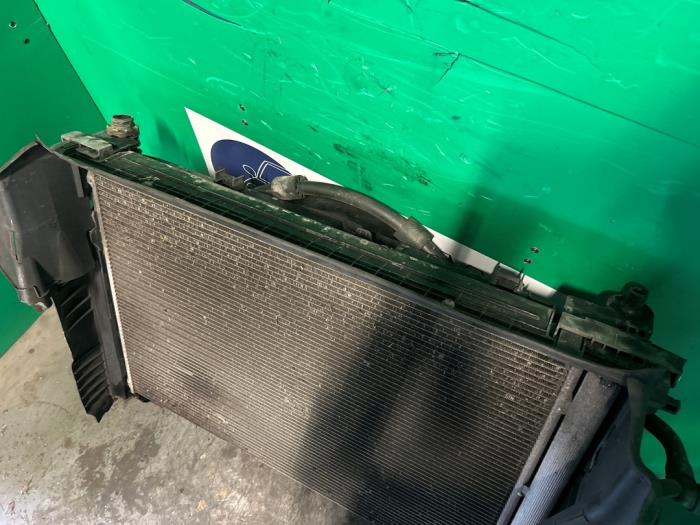 Kylarsats från en Mercedes-Benz C (C205) C-180 1.6 16V 2016