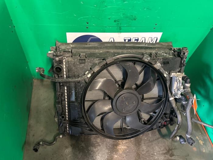 Kylarsats från en Mercedes-Benz C (C205) C-180 1.6 16V 2016