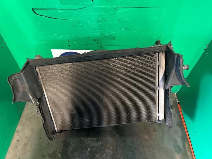 Kylarsats från en Mercedes-Benz C (C205) C-180 1.6 16V 2016