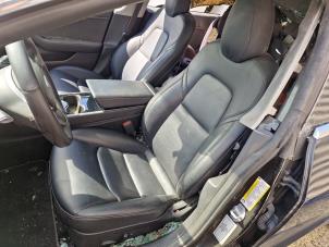 Używane Fotel lewy Tesla Model 3 Long Range 72kWh Cena € 349,99 Procedura marży oferowane przez A-Team Automotive