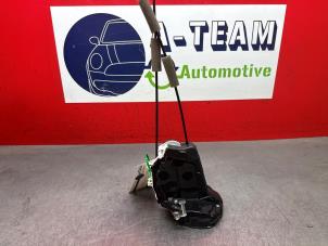 Używane Mechanizm blokady drzwi lewych tylnych wersja 4-drzwiowa Toyota Yaris Cross (PB1/PJ1) 1.5 12V Hybrid 115 Cena € 59,99 Procedura marży oferowane przez A-Team Automotive