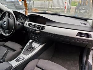 Gebruikte Dashboardkastje BMW 3 serie (E90) 325i 24V Prijs € 29,99 Margeregeling aangeboden door A-Team Automotive