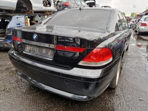 Używane Zacisk hamulcowy prawy tyl BMW 7 serie (E65/E66/E67) 745i,Li 4.4 V8 32V Cena € 39,99 Procedura marży oferowane przez A-Team Automotive
