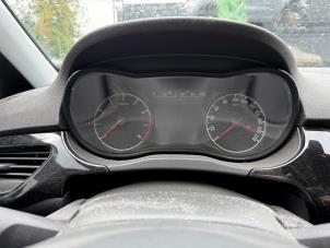 Gebruikte Instrumentenpaneel Opel Corsa E 1.4 Turbo 16V Prijs € 99,99 Margeregeling aangeboden door A-team Automotive