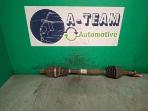 Używane Os napedowa lewy przód Renault Clio III (BR/CR) 1.6 16V Cena € 49,99 Procedura marży oferowane przez A-team Automotive