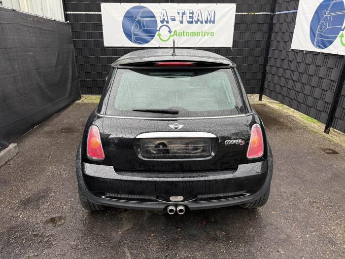 Drivaxel, vänster fram från en MINI Mini Cooper S (R53) 1.6 16V 2004