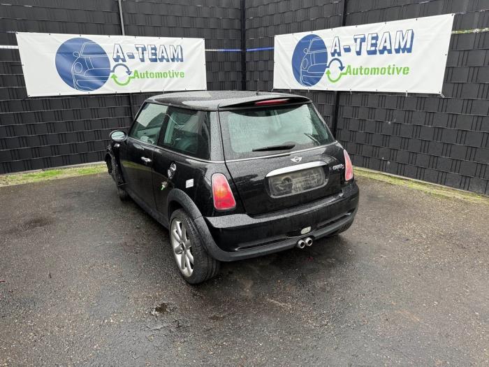 Drivaxel, vänster fram från en MINI Mini Cooper S (R53) 1.6 16V 2004