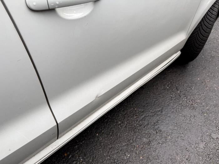 Framdörr, 4-dörrars, höger från en Volkswagen Polo V (6R) 1.4 TDI DPF BlueMotion technology 2014