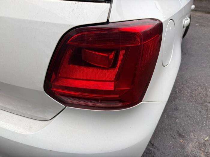Baklykta, höger från en Volkswagen Polo V (6R) 1.4 TDI DPF BlueMotion technology 2014