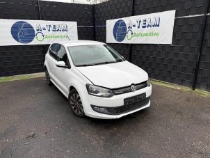 Begagnade Drivaxel, vänster fram Volkswagen Polo V (6R) 1.4 TDI DPF BlueMotion technology Pris på förfrågan erbjuds av A-team Automotive