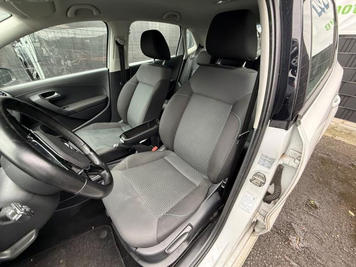 Säte, vänster från en Volkswagen Polo V (6R) 1.4 TDI DPF BlueMotion technology 2014
