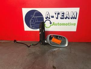 Begagnade Skärmspegel, höger Volkswagen Touran (1T1/T2) 1.6 Pris € 29,99 Marginaltabell erbjuds av A-Team Automotive