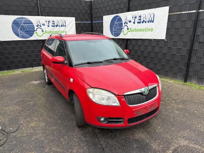 Maska z Skoda Fabia II Combi 1.4i 16V 2010