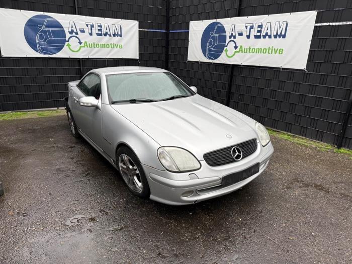 Aircopomp van een Mercedes-Benz SLK (R170) 2.3 230 K 16V 2000