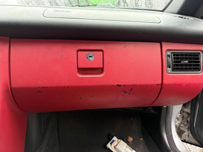 Dashboardkastje van een Mercedes-Benz SLK (R170) 2.3 230 K 16V 2000