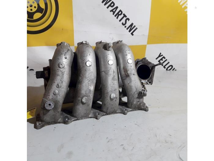 Insugsrör från en Suzuki Swift (ZA/ZC/ZD1/2/3/9) 1.6 Sport VVT 16V 2007