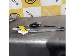 Gebruikte Ruitmechaniek 4Deurs rechts-voor Mazda CX-5 II (KF) 2.0 SkyActiv-G 155 16V 4WD Prijs € 55,00 Margeregeling aangeboden door Yellow Parts