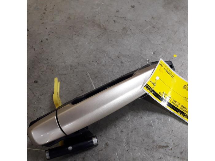 Portiergreep 4Deurs links-achter van een Suzuki Grand Vitara II (JT) 2.0 16V 2006