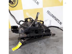 Gebruikte Inlaatspruitstuk Suzuki Grand Vitara II (JT) 2.0 16V Prijs € 49,00 Margeregeling aangeboden door Yellow Parts