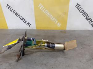 Gebruikte Benzinepomp Suzuki Grand Vitara I (FT/GT/HT) 2.0 16V Prijs € 45,00 Margeregeling aangeboden door Yellow Parts