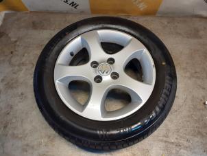 Begagnade Hjuluppsättning + däck Suzuki Swift (ZA/ZC/ZD1/2/3/9) 1.3 VVT 16V Pris € 199,99 Marginaltabell erbjuds av Yellow Parts