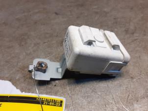 Gebruikte Module keyless vehicle Suzuki Swift (ZA/ZC/ZD1/2/3/9) 1.3 VVT 16V Prijs € 25,00 Margeregeling aangeboden door Yellow Parts