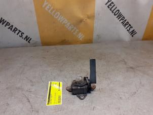 Używane Mechanizm zamka pokrywy silnika Suzuki Swift (ZA/ZC/ZD1/2/3/9) 1.3 VVT 16V Cena € 15,00 Procedura marży oferowane przez Yellow Parts