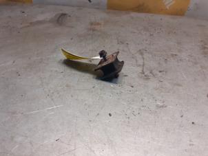 Begagnade Motorfäste Suzuki Jimny Hardtop 1.3i 16V 4x4 Cabrio Pris € 5,00 Marginaltabell erbjuds av Yellow Parts