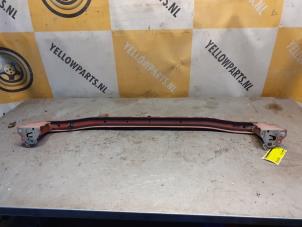 Begagnade Främre stötfångarram Suzuki Alto 1.0 12V Pris € 45,00 Marginaltabell erbjuds av Yellow Parts