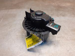Begagnade Fläktmotor för uppvärmning och ventilation Suzuki Alto 1.0 12V Pris € 34,99 Marginaltabell erbjuds av Yellow Parts