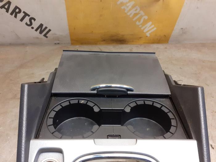 Middenconsoles van een Suzuki Grand Vitara I (FT/GT/HT) 2.0 16V 2004