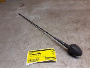 Gebruikte Antenne Suzuki Splash 1.0 12V Prijs € 19,99 Margeregeling aangeboden door Yellow Parts