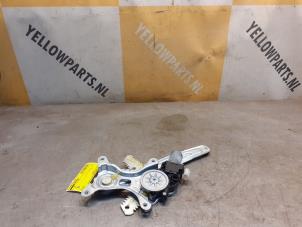 Begagnade Fönstermekanism för bakre dörr, 4-dörrars, höger Suzuki SX4 S-Cross (JY) 1.6 16V AllGrip Pris € 69,99 Marginaltabell erbjuds av Yellow Parts