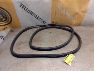 Gebruikte Portierrubber 4Deurs links-achter Suzuki SX4 S-Cross (JY) 1.6 16V AllGrip Prijs € 19,99 Margeregeling aangeboden door Yellow Parts