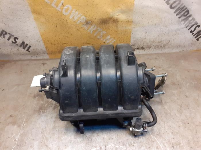 Insugsrör från en Suzuki SX4 S-Cross (JY) 1.6 16V AllGrip 2014