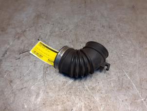 Gebruikte Luchtinlaat slang Suzuki Swift (ZA/ZC/ZD1/2/3/9) 1.3 VVT 16V Prijs € 24,99 Margeregeling aangeboden door Yellow Parts