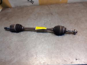 Gebruikte Aandrijfas links-voor Suzuki Celerio (LF) 1.0 12V Prijs € 75,00 Margeregeling aangeboden door Yellow Parts